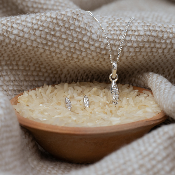 Chamal (rice grain) studs